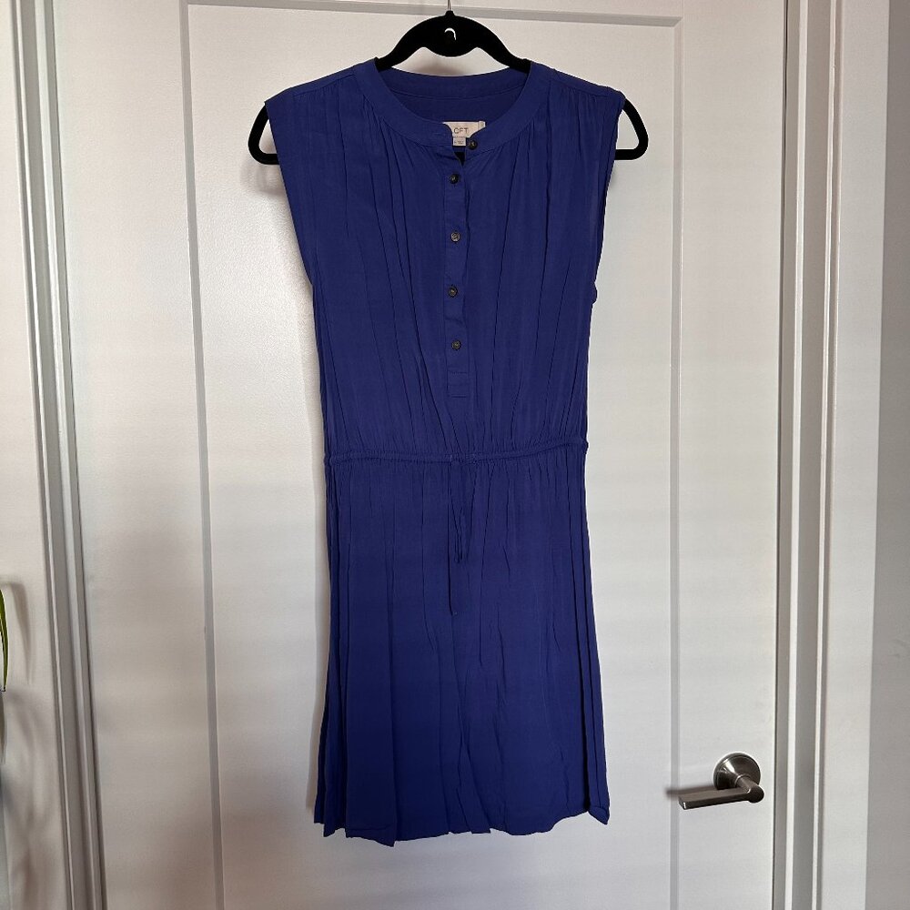 LOFT Lightweight Periwinkle Tie Waist Button front Dress